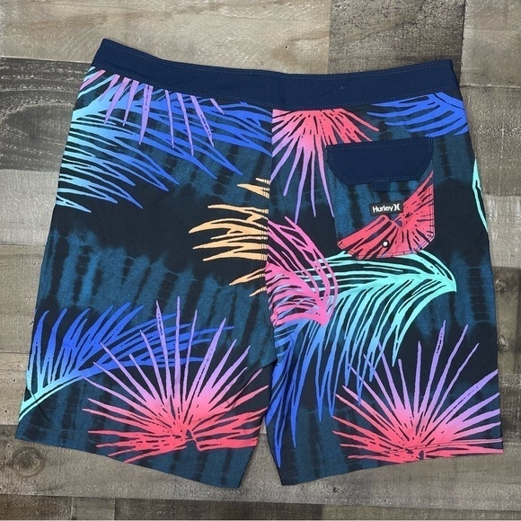 Hurley Men’s Bird Rock 17” Volley Board Shorts size 34 - Picture 4 of 9